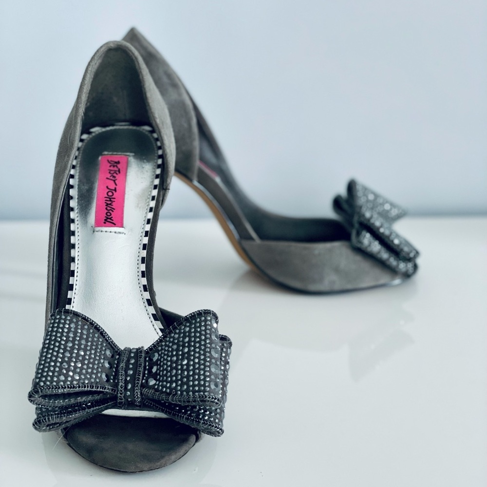 Betsy Johnson Grey Suede Heels